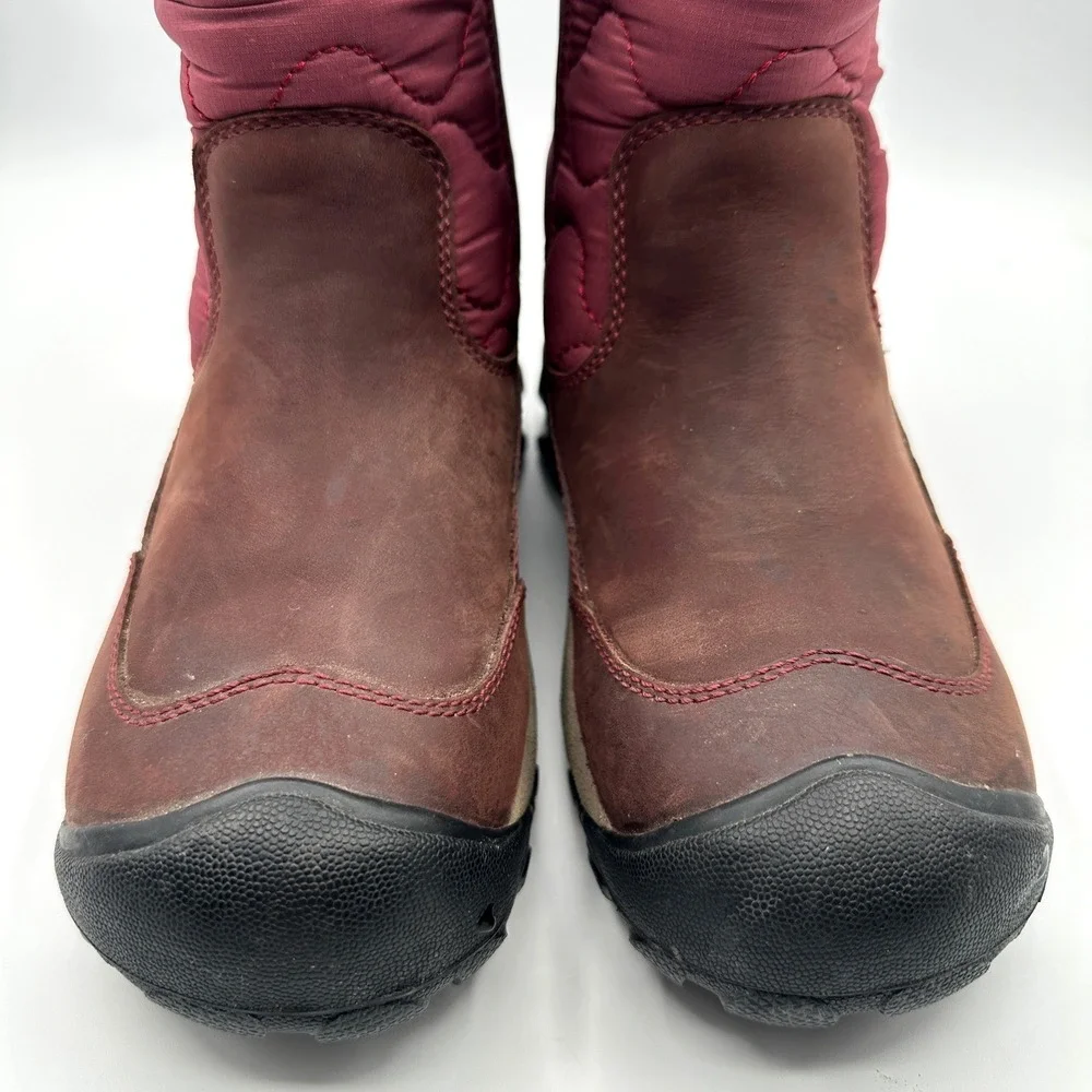 KEEN Greta Waterproof Winter Chelsea Boots 7.5 Burgundy Quilted Gorpcore Outdoor